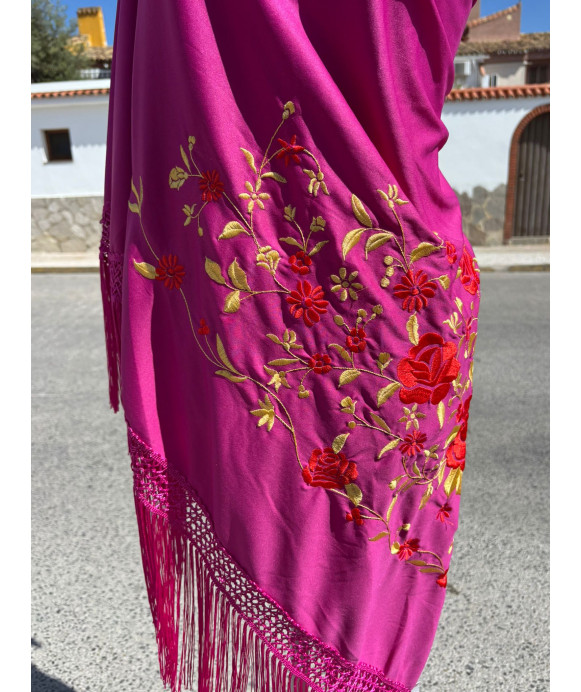 mantón  bordado