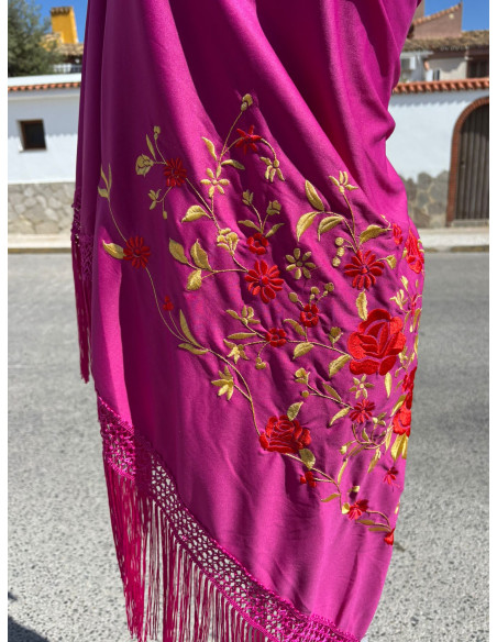 mantón  bordado